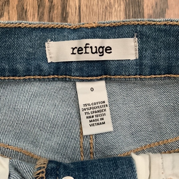 Refuge Distressed Hi-rise Cheeky Jean Shorts - Picture 5 of 6